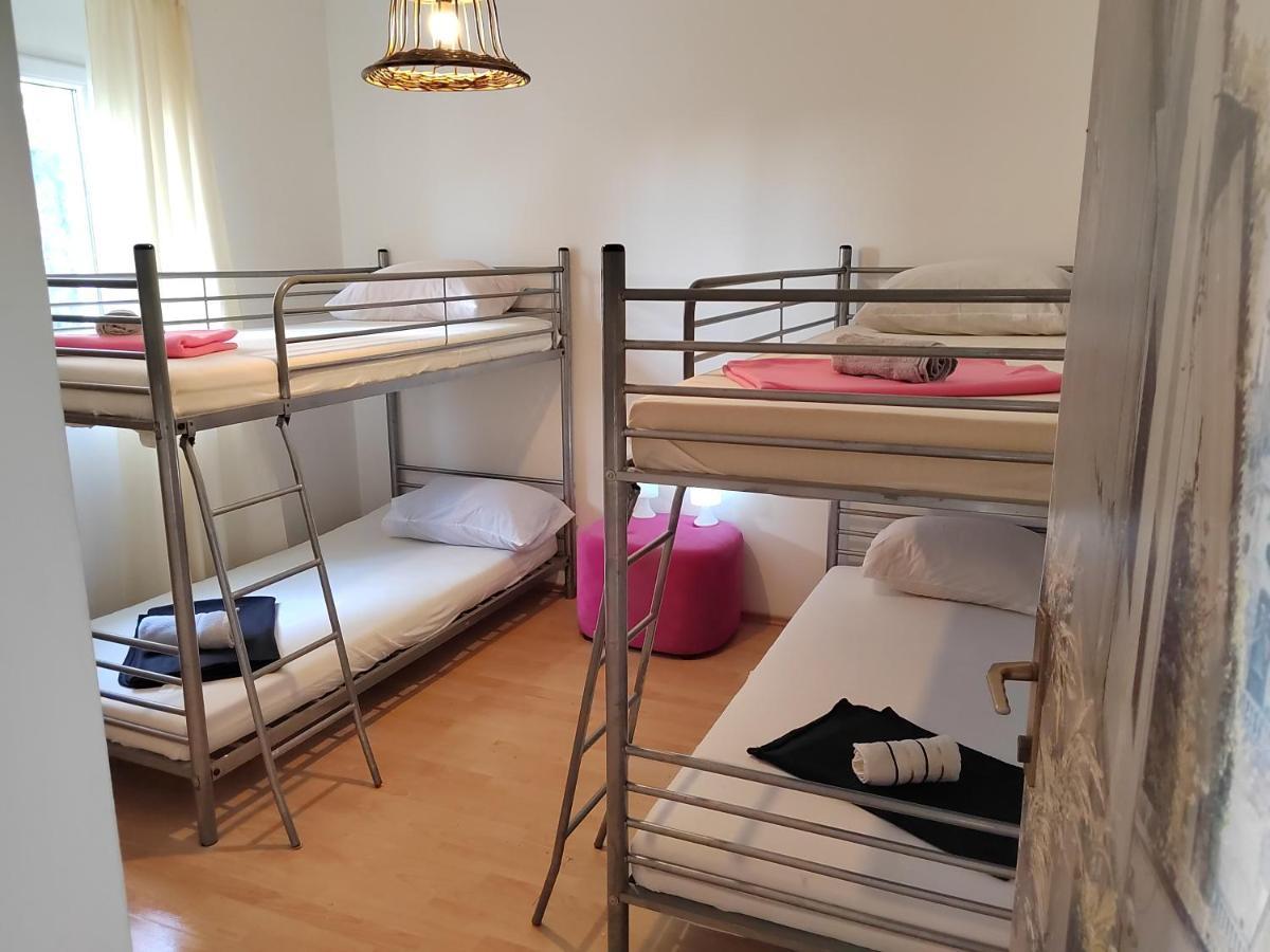 Hostel Rasema Трогір Екстер'єр фото