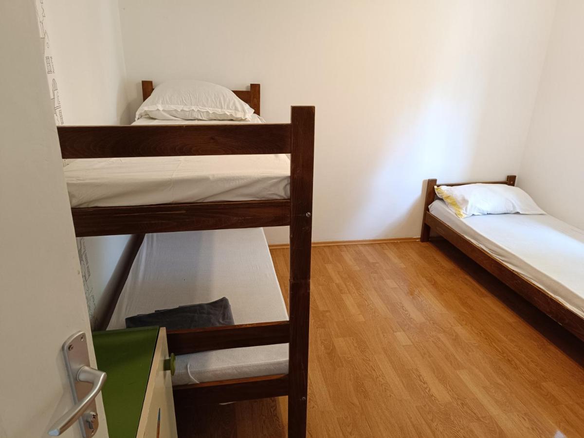 Hostel Rasema Трогір Екстер'єр фото
